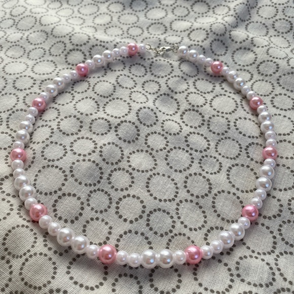 Handmade Pearl Choker Necklace - Picture 2 of 3